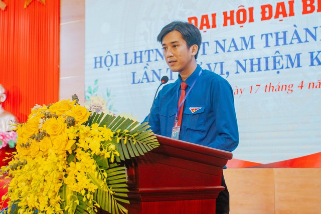 Anh Trần Khánh Cường, Phó bí thư thường trực Tỉnh đoàn, Chủ tịch Hội Liên hiệp thanh niên Việt Nam tỉnh Quảng Bình phát biểu tại đại hội