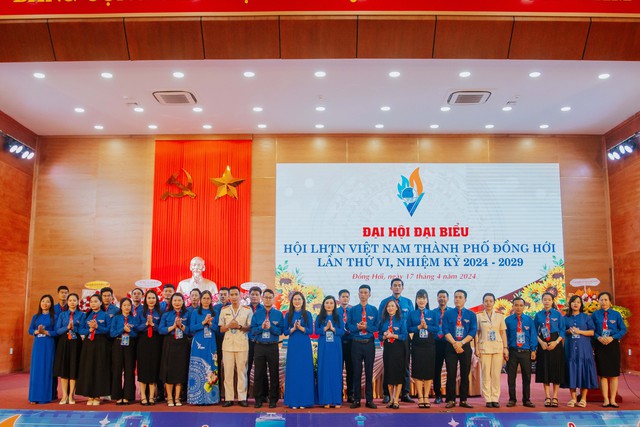 Các ủy viên trong Ủy ban Hội Liên hiệp thanh niên Việt Nam TP.Đồng Hới khóa 6