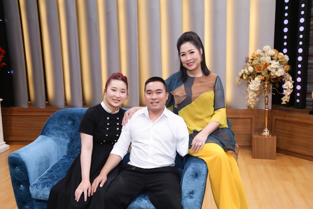 Hồng Vân gặp gỡ, lắng nghe câu chuyện của vợ chồng Quốc Tỉnh trong Mảnh ghép hoàn hảo, lên sóng ngày 19.4 trên VTV9