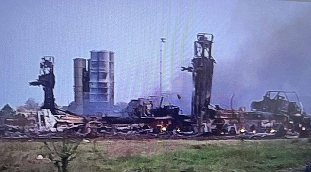 Hình ảnh được cho là khí tài Nga bị thiệt hại tại sân bay Dzhankoi