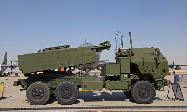 Hệ thống tên lửa đa nòng tiên tiến HIMARS của Mỹ được gửi tới Ukraine năm 2022