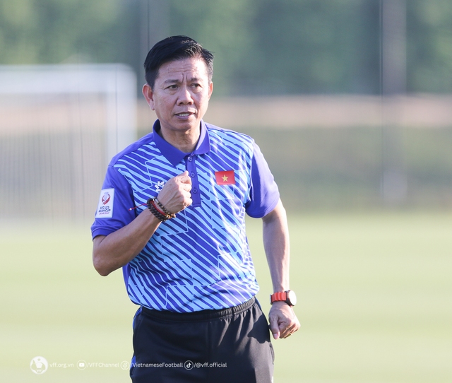 HLV Hoàng Anh Tuấn sẽ cùng học trò họp rút kinh nghiệm để chuẩn bị cho trận gặp U.23 Malaysia