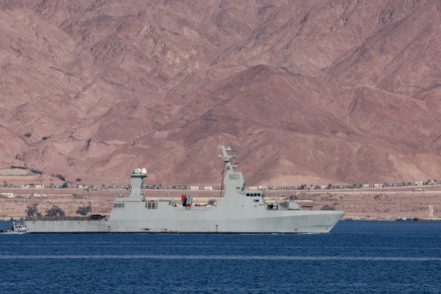 Tàu hộ tống Saar-6 của Israel mang tổ hợp tên lửa Vòm Sắt ngày 17.4