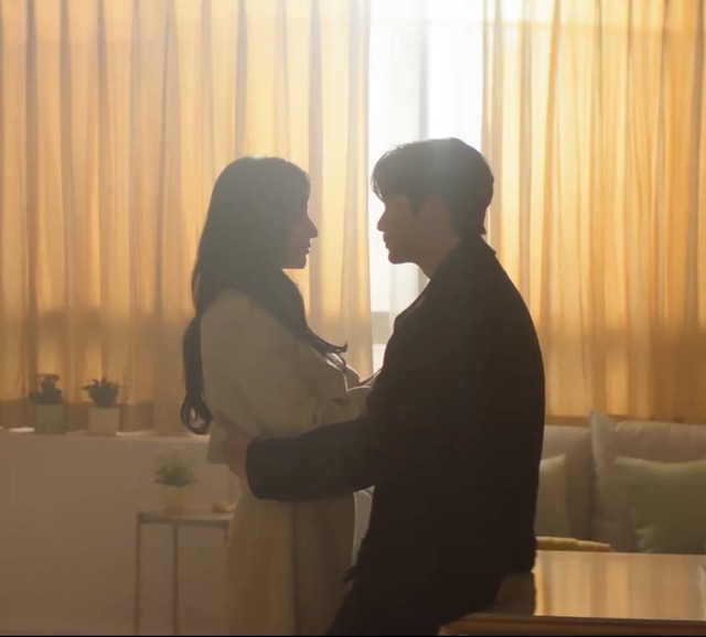 Kim Soo Hyun và Kim Ji Won tình tứ trong clip giới thiệu tập 13 Nữ hoàng nước mắt
