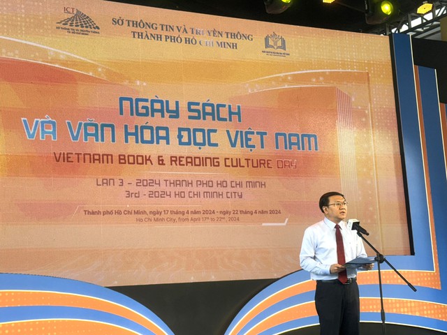 Ông Lâm Đình Thắng - Thành ủy viên, Giám đốc Sở TT - TT TP.HCM -Trưởng Ban tổ chức Ngày Sách và Văn hóa đọc Việt Nam lần 3 phát biểu khải mạc