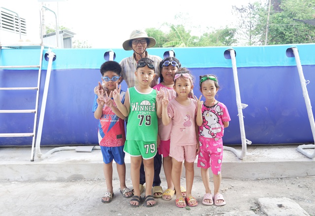 Quỹ Phát triển Tài năng Việt tặng hồ để dạy bơi cho trẻ em nghèo- Ảnh 2.