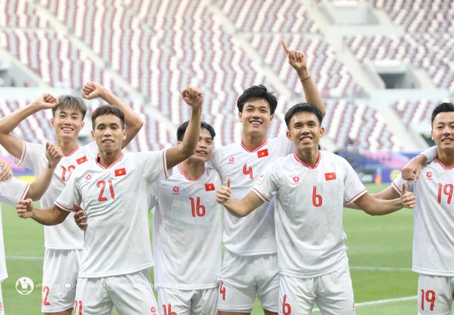 U.23 Việt Nam 2-0 U.23 Malaysia, VCK châu Á 2024: Minh Khoa nâng tỷ số từ chấm 11 m- Ảnh 3.