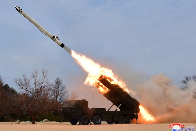 Triều Tiên phóng tên lửa hành trình chiến lược Hwasal hôm 22.3