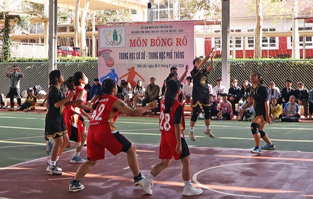 Thi đấu môn bóng rổ tại Hội khỏe Phù Đổng tỉnh Đắk Lắk lần thứ 15 hồi tháng 3.2024