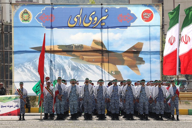 Binh sĩ Iran trong một lễ kỷ niệm thường niên vào ngày 17.4
