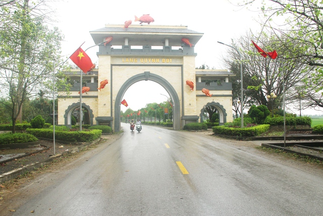 Xã Quỳnh Đôi và xã Quỳnh Hậu cách nhau bởi bằng một cổng chào