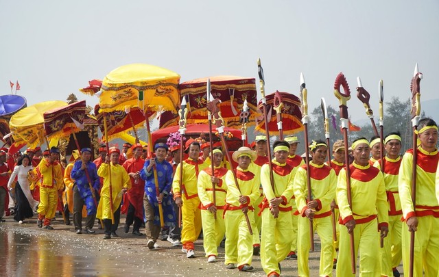 Lễ hội cầu ngư làng Cam Lâm diễn ra hàng năm vào dịp rằm tháng Giêng