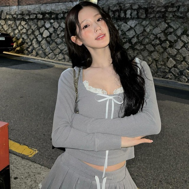 Mẫu váy Việt được Jennie, Miyeon (G)I-DLE  đụng hàng- Ảnh 5.