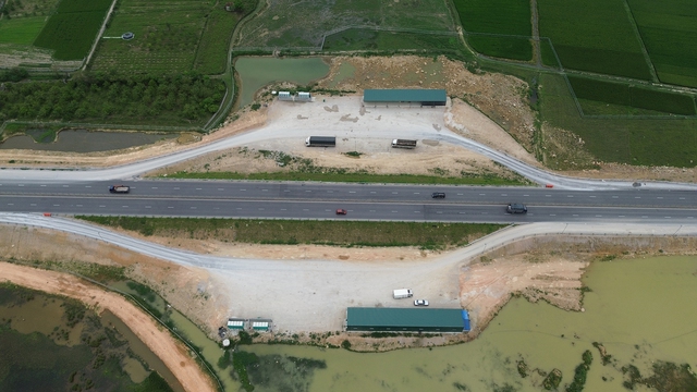 Trạm dừng nghỉ tạm được xây dựng từ đầu năm 2024 trên cao tốc Mai Sơn - QL45