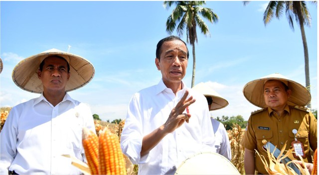 Tổng thống Joko Widodo mang câu chuyện của U.23 Indonesia để chia sẻ với người dân