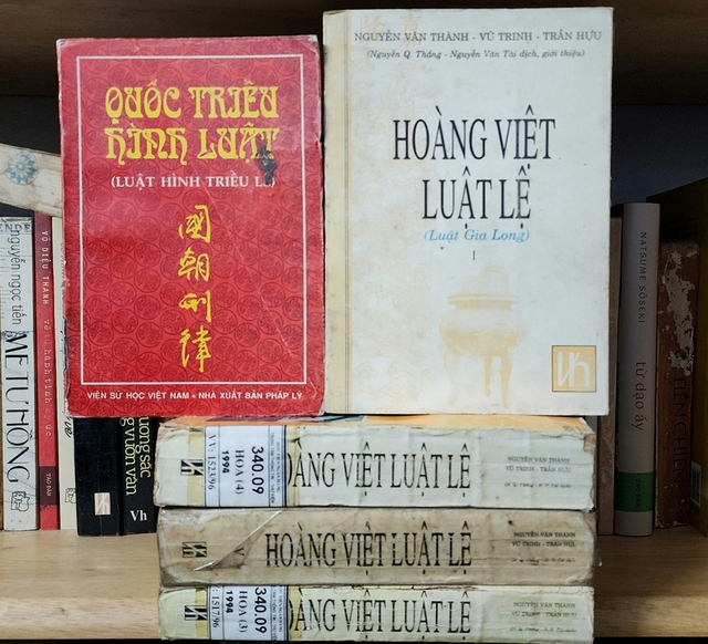 Bản dịch Quốc triều hình luật và Hoàng Việt luật lệ