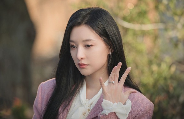 Sự biến hóa đa dạng với những vai diễn khác nhau khiến quý cô Ji Won ngày càng chứng minh mình xứng đáng với danh hiệu ''nữ hoàng nước mắt'' mà khán giả đặt cho