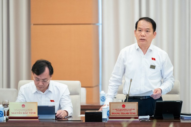 Chủ nhiệm Ủy ban Pháp luật Hoàng Thanh Tùng góp ý dự án luật