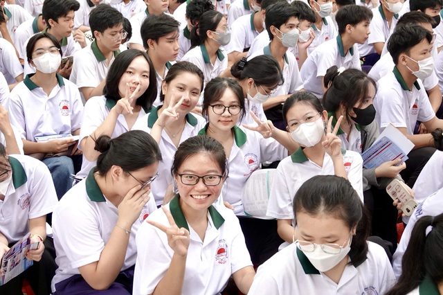 Học sinh tham dự chương trình Tư vấn mùa thi của Báo Thanh Niên ở Tiền Giang vào tháng 3.2024