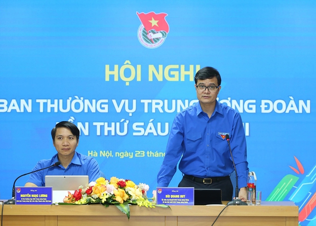 Anh Bùi Quang Huy và anh Nguyễn Ngọc Lương chủ trì hội nghị