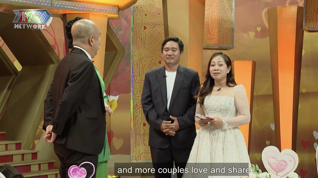 Hồng Vân và Quốc Thuận bỏ tiền túi tặng cho cặp vợ chồng vì hoàn cảnh quá khó khăn