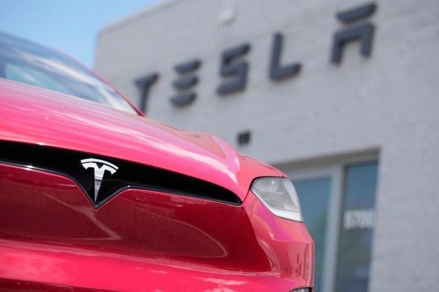Ô tô Trung Quốc khiến Tesla sa thải 14.000 nhân sự, giảm giá cực mạnh- Ảnh 2.