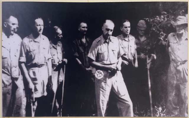 De Castries cùng toàn bộ Bộ Tham mưu Tập đoàn cứ điểm Điện Biên Phủ ra hàng ngày 7.5.1954