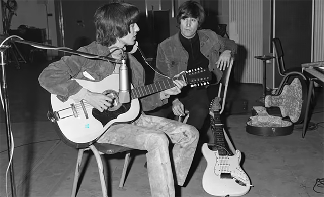 John Lennon đánh cây đàn này vào thập niên 1960