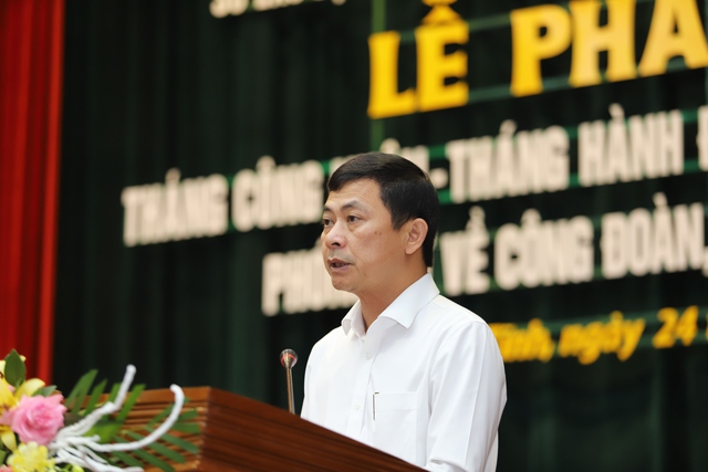 Ông Lê Ngọc Châu, Phó chủ tịch UBND tỉnh Hà Tĩnh, phát biểu tại lễ phát động