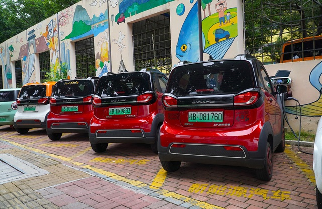 Hệ thống trạm sạc dành cho xe điện tại Việt Nam không phổ biến như ở Trung Quốc, dự báo sẽ khó khăn lớn với xe điện BYD