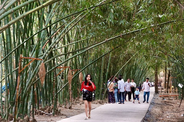 Vườn tre Tư Sang (ấp Phú Xuân, xã Thạnh Hòa, H.Phụng Hiệp, Hậu Giang) hiện là điểm đến hấp dẫn của du khách