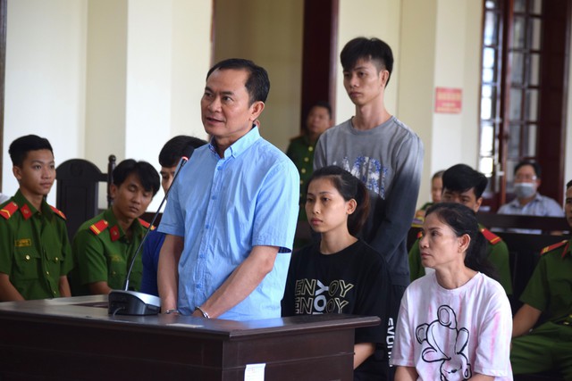 Bị cáo Trần Lập Nghĩa khai báo tại phiên tòa ngày 24.4