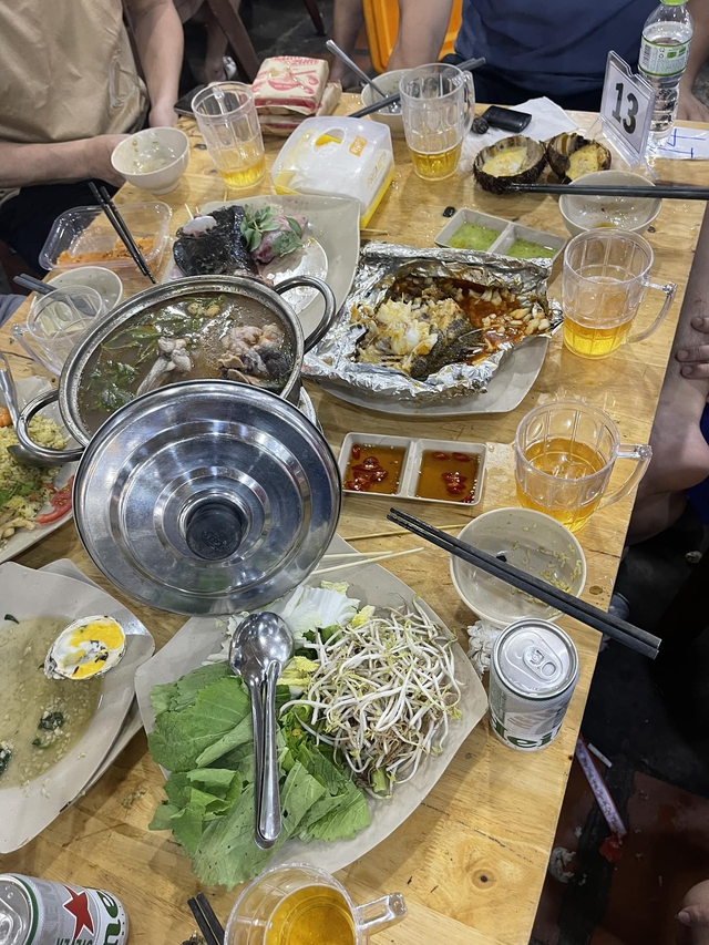 Phần thức ăn tại quán hải sản Thanh Sương ở 102 Trần Phú mà khách phản ánh