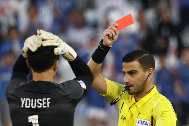 U.23 Qatar tổn thất lực lượng khi thủ môn Youssef Abdullah bị truất quyền thi đấu