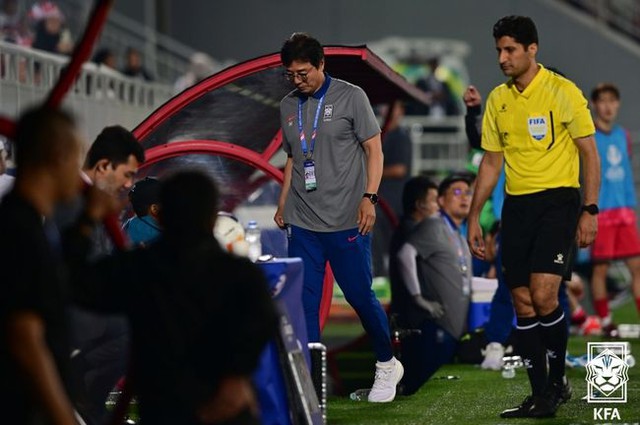 HLV Hwang Sun-hong sẽ phải chịu trách nhiệm về trận thua của U.23 Hàn Quốc