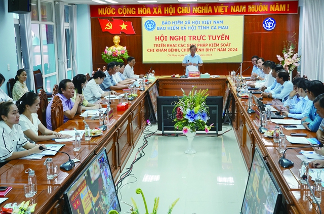 Ông Trịnh Trung Kiên, Giám đốc BHXH tỉnh Cà Mau, triển khai các giải pháp kiểm soát chi khám chữa bệnh BHYT