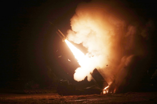 Tên lửa ATACMS được phóng trong một cuộc tập trận Mỹ-Hàn Quốc hồi năm 2022