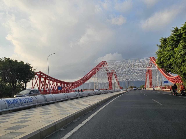 Cầu Cỏ May kết nối TP.Bà Rịa và TP.Vũng Tàu, thênh thang với hình dáng cánh chim hải âu bay lượn, được hoàn thành năm 2023