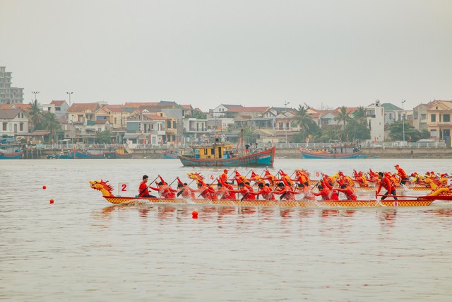 Các vận động viên Quảng Bình có dịp cọ xát, giao lưu với các tay đua thuyền đến từ các tỉnh, thành khác