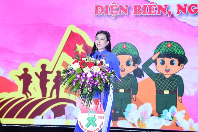 Chị Nguyễn Phạm Duy Trang, Chủ tịch Hội đồng Đội T.Ư, Trưởng ban Tổ chức liên hoan 
