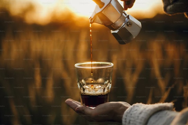 Cà phê tốt cho sức khỏe nhiều mặt. Tuy nhiên, caffein có thể gây ra tác dụng phụ ở một số người, với cảm giác bồn chồn, lo lắng và tăng nhịp tim