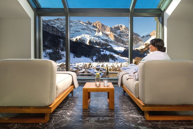 View từ phòng spa tại Kempinski Palace Engelberg (Thụy Sĩ)