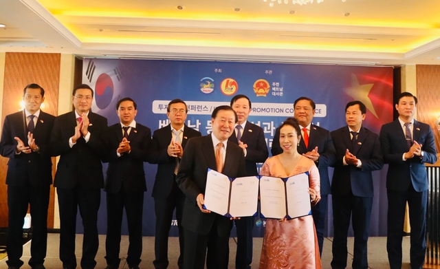 Đoàn công tác tỉnh Long An chứng kiến doanh nghiệp của tỉnh và Hàn Quốc trao ý định thư hợp tác