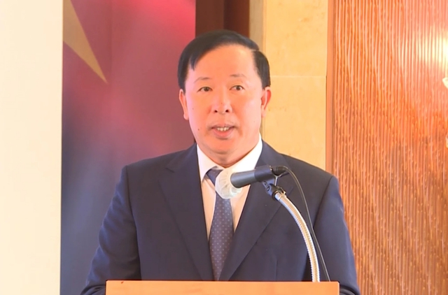 Ông Nguyễn Văn Út, Chủ tịch UBND tỉnh Long An, phát biểu tại hội nghị