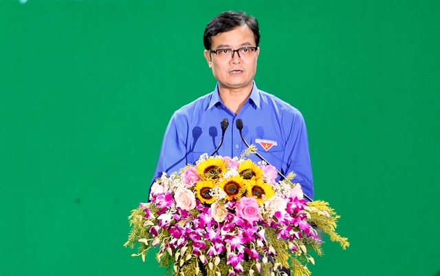 Anh Bùi Quang Huy phát biểu tại chương trình
