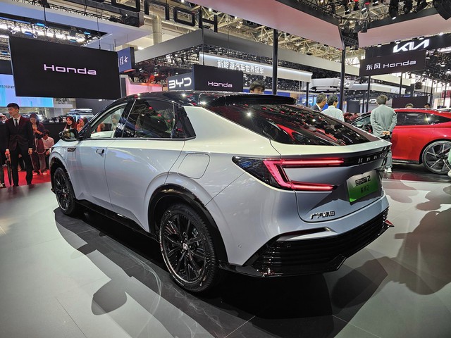 Thiết kế Honda e:NP2 Extreme 2 thể thao với phần đuôi dốc về đuôi xe như dòng hatchback
