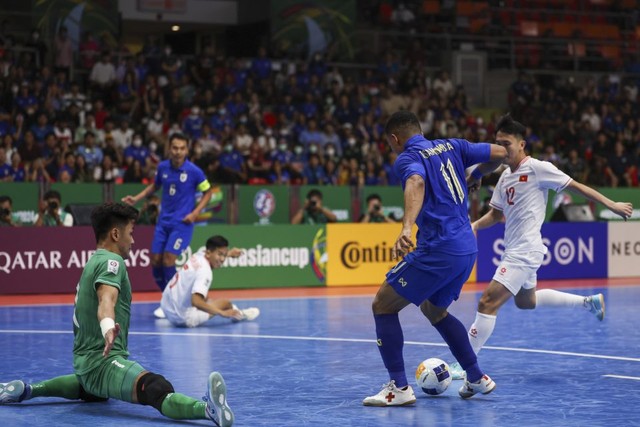 Hồ Văn Ý: 'Đội tuyển Việt Nam phải quên nỗi buồn, quyết thắng Kyrgyzstan vì giấc mơ World Cup'- Ảnh 1.