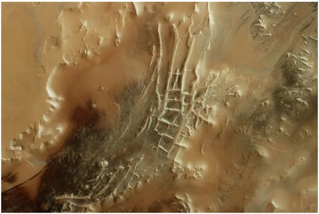 Hình ảnh từ tàu vũ trụ Mars Express của Cơ quan Vũ trụ châu Âu cho thấy 