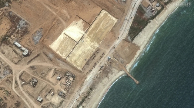 Ảnh chụp từ vệ tinh ngày 23.4 cho thấy vị trí cầu tàu được xây để chuyển hàng viện trợ vào Gaza