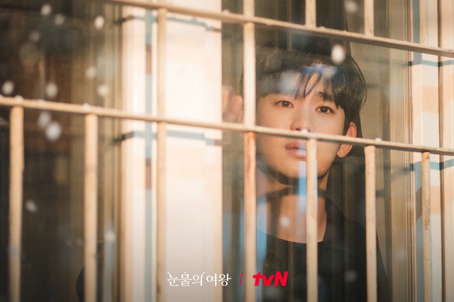 Nam chính Baek Hyun Woo bất ngờ ngồi tù khi phim chỉ còn hai tập nữa